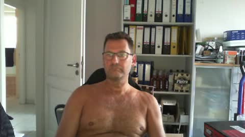 macfly67 online show from 12, 6, 2026
