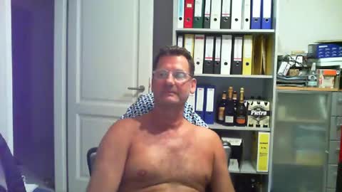 Snapshot of macfly67 chatting on 24, 6, 2026 macfly67 online show from 24, 6, 2026