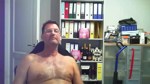 Snapshot of macfly67 chatting on 7, 8, 2026 macfly67 online show from 7, 8, 2026