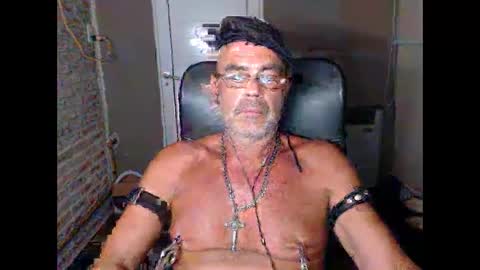 Snapshot of machobuscador chatting on 7, 2, 2025 MACHO BUSCADOR online show from 7, 2, 2025