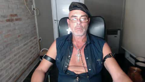 Snapshot of machobuscador chatting on 13, 2, 2025 MACHO BUSCADOR online show from 13, 2, 2025