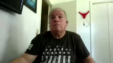 Snapshot of mackdocc001 chatting on 14, 10, 2025 mackdocc001 online show from 14, 10, 2025