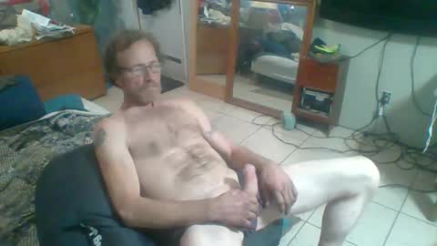 Snapshot of mackdog1369 chatting on 19, 12, 2024 mackdog1369 online show from 19, 12, 2024