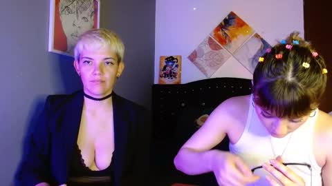 Snapshot of mackenziemoon chatting on 19, 9, 2025 Noah Askew online show from 19, 9, 2025