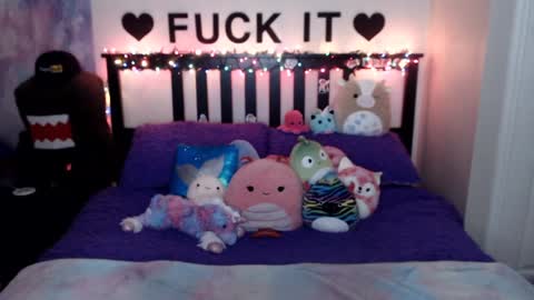 Mackenzie Wolfe online show from 18, 12, 2024