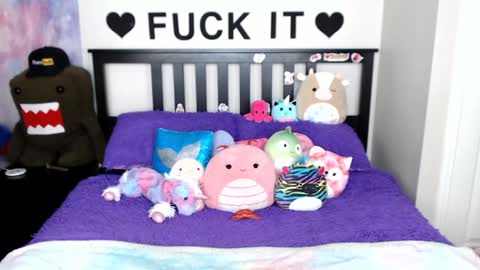 Mackenzie Wolfe online show from 31, 12, 2024