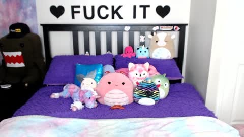 Mackenzie Wolfe online show from 29, 1, 2025