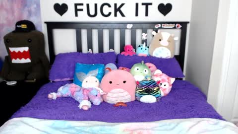 Mackenzie Wolfe online show from 20, 2, 2025