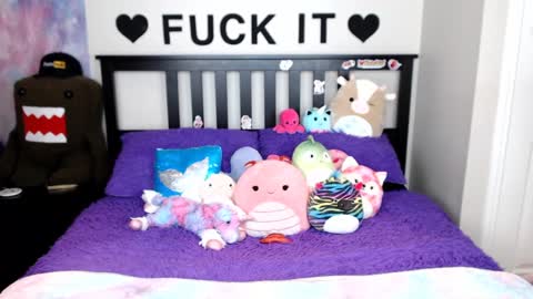 Mackenzie Wolfe online show from 15, 10, 2025