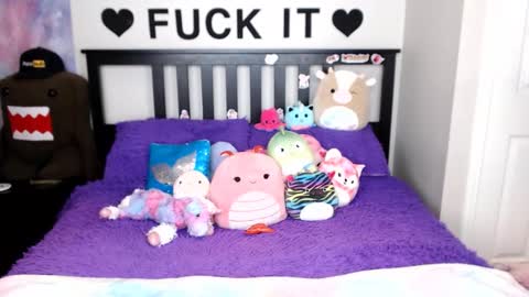 Mackenzie Wolfe online show from 21, 12, 2025