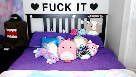 Mackenzie Wolfe online show from 7, 2, 2026