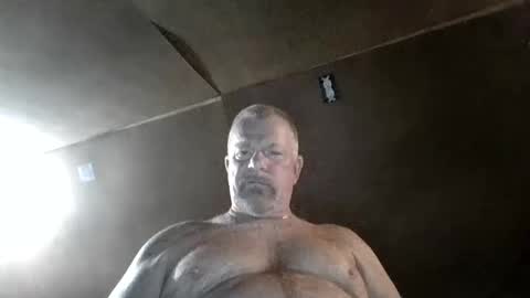 Snapshot of macoman12 chatting on 14, 10, 2025 macoman12 online show from 14, 10, 2025