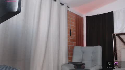Snapshot of madam_agathaa chatting on 20, 4, 2026 Agathaa white online show from 20, 4, 2026