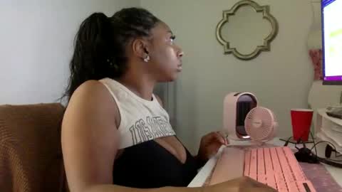 madam_glam online show from 19, 5, 2026