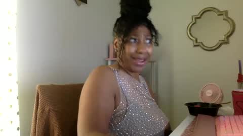 Snapshot of madam_glam chatting on 15, 7, 2026 madam_glam online show from 15, 7, 2026