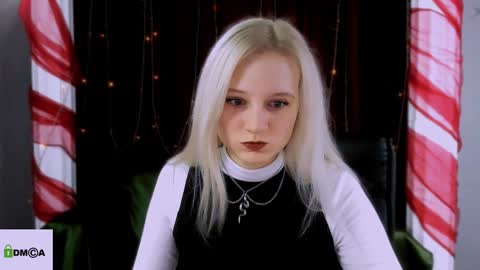 Snapshot of madam_ulis chatting on 26, 12, 2024 Ulis online show from 26, 12, 2024