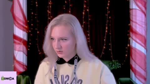 Snapshot of madam_ulis chatting on 27, 12, 2024 Ulis online show from 27, 12, 2024