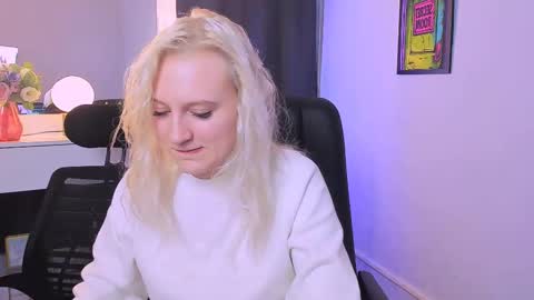 Snapshot of madam_ulis chatting on 10, 3, 2025 Ulis online show from 10, 3, 2025