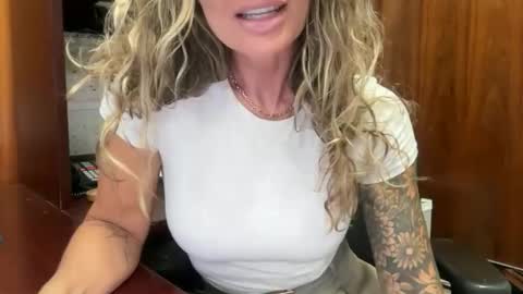 Snapshot of madame_andi chatting on 11, 6, 2026 madame_andi online show from 11, 6, 2026