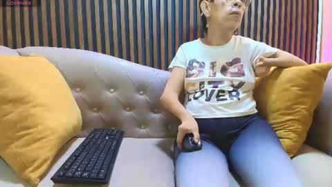 Snapshot of madame_mature1 chatting on 3, 7, 2026 Madame online show from 3, 7, 2026