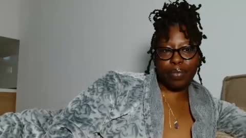 YourMadamIndigo online show from 8, 1, 2026