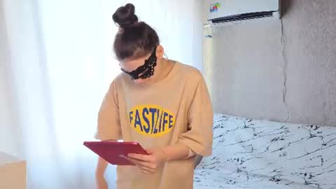 Snapshot of madcatgirl chatting on 4, 7, 2026 madcatgirl online show from 4, 7, 2026