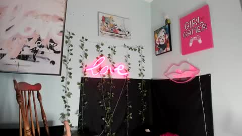 Maddi Avalon online show from 14, 1, 2025