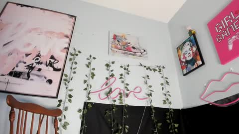 Maddi Avalon online show from 6, 2, 2025