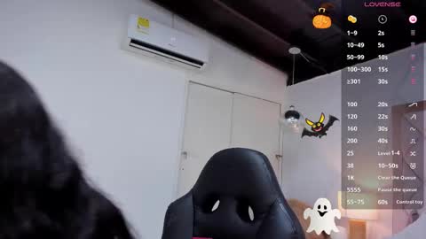 Maddie Grey online show from 4, 11, 2025