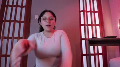 Snapshot of maddie_lesyouxxx chatting on 26, 5, 2026 Madie online show from 26, 5, 2026