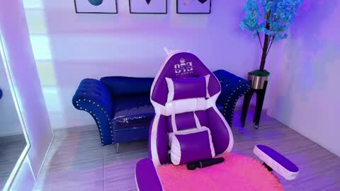 Snapshot of maddie_t18 chatting on 13, 5, 2026 maddie_t18 online show from 13, 5, 2026