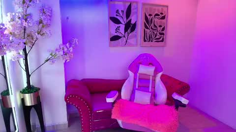 Snapshot of maddie_t18 chatting on 1, 6, 2026 maddie_t18 online show from 1, 6, 2026