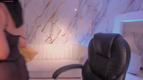 Snapshot of maddisonlowe chatting on 15, 10, 2025 Maddison online show from 15, 10, 2025