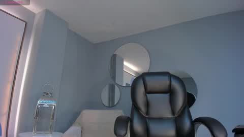 Snapshot of maddisonlowe chatting on 7, 11, 2025 Maddison online show from 7, 11, 2025