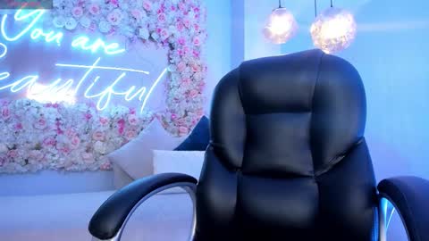 Snapshot of maddisonlowe chatting on 13, 11, 2025 Maddison online show from 13, 11, 2025