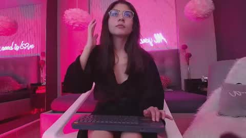 Snapshot of maddy_kind chatting on 4, 7, 2026 maddy_kind online show from 4, 7, 2026
