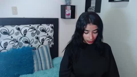 Maddy Parker  online show from 15, 12, 2024