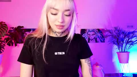 Snapshot of maddy_uwu chatting on 4, 3, 2025 maddy_uwu online show from 4, 3, 2025