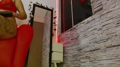 maddystone_ online show from 22, 2, 2025