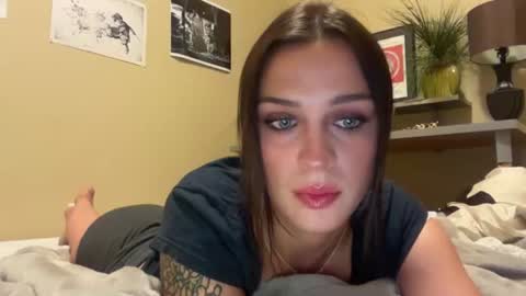 madelinebrooksx online show from 23, 6, 2026