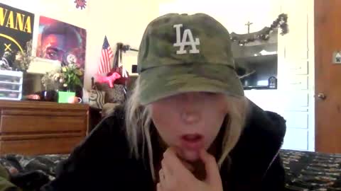Snapshot of madiexcuslive chatting on 8, 10, 2025 yourfavblonde online show from 8, 10, 2025