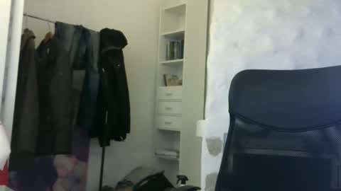 madio1187940 online show from 19, 10, 2025