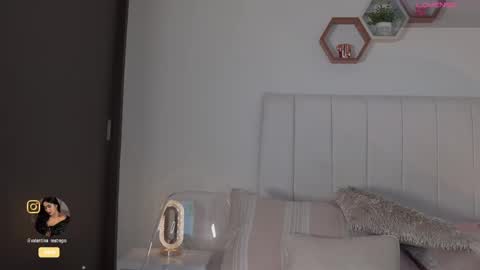 Valentina   1030   530  -  online show from 10, 10, 2025