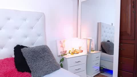 Jenny  online show from 28, 1, 2025