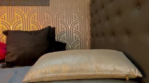 Snapshot of madison_milan chatting on 2, 1, 2025 online show from 2, 1, 2025