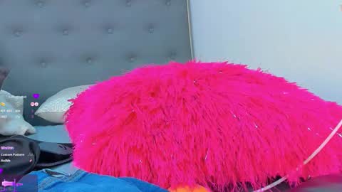 Snapshot of madison_milan chatting on 12, 9, 2025 online show from 12, 9, 2025