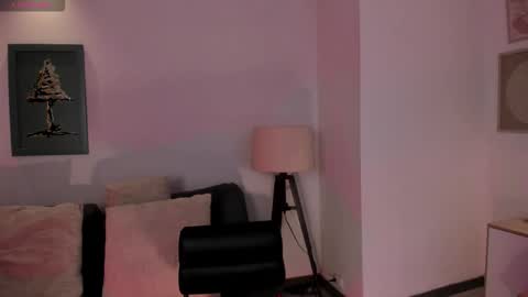 Maddi Collins online show from 11, 11, 2025