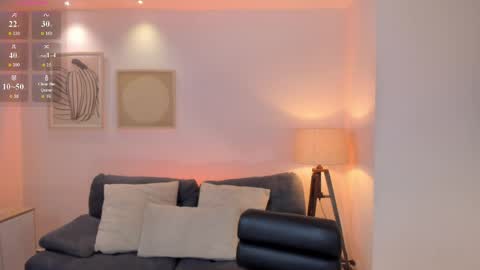 Maddi Collins online show from 8, 4, 2026