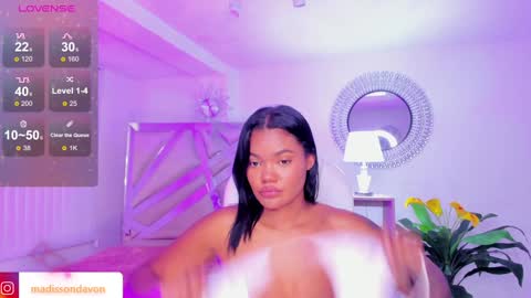 Madisson Davon online show from 23, 12, 2024