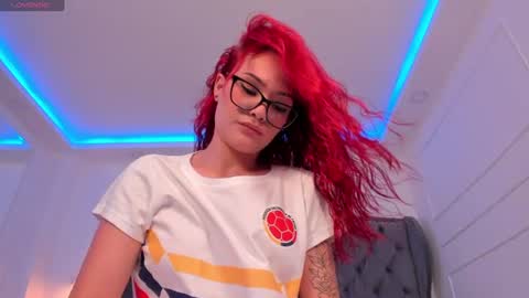 Snapshot of mae_lyra chatting on 7, 7, 2026 Mae Lyra online show from 7, 7, 2026